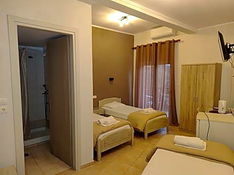 Triple Room with Terrace