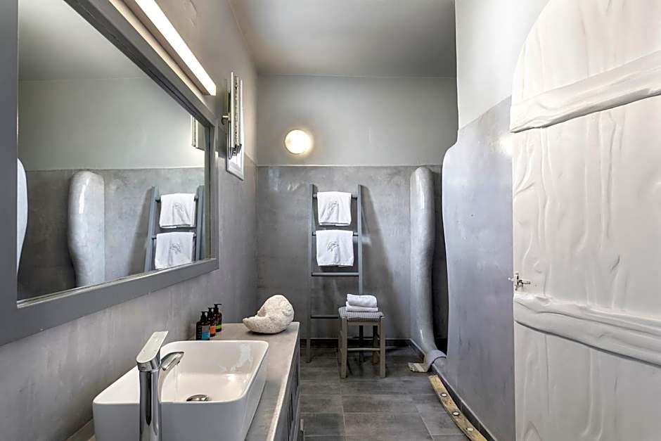 Blue Dolphins Apartments