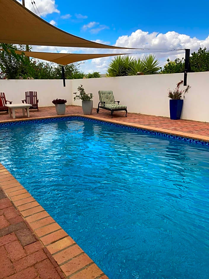 Merwenstein - Farm House, Cottages, Studio-Units