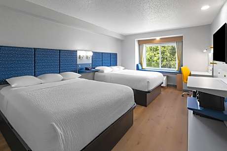 Queen Room with Two Queen Beds - Non-Smoking