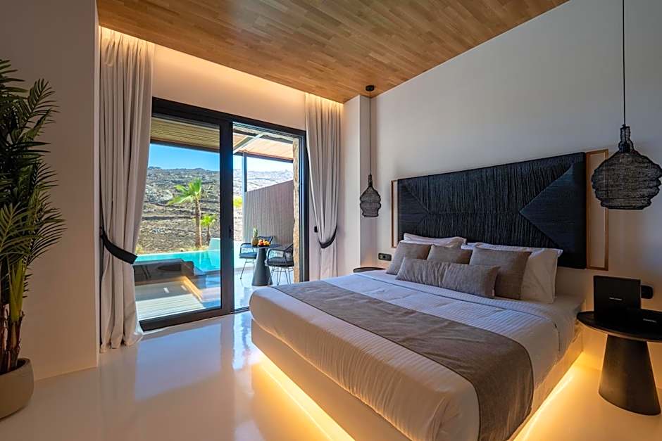 Ftelia Black Villas