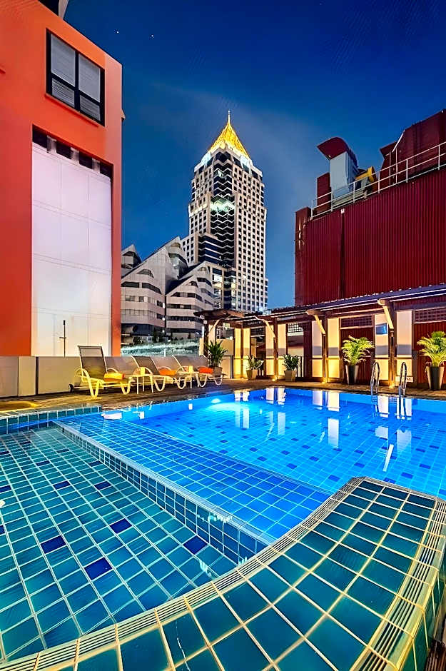 Bandara Suites Silom
