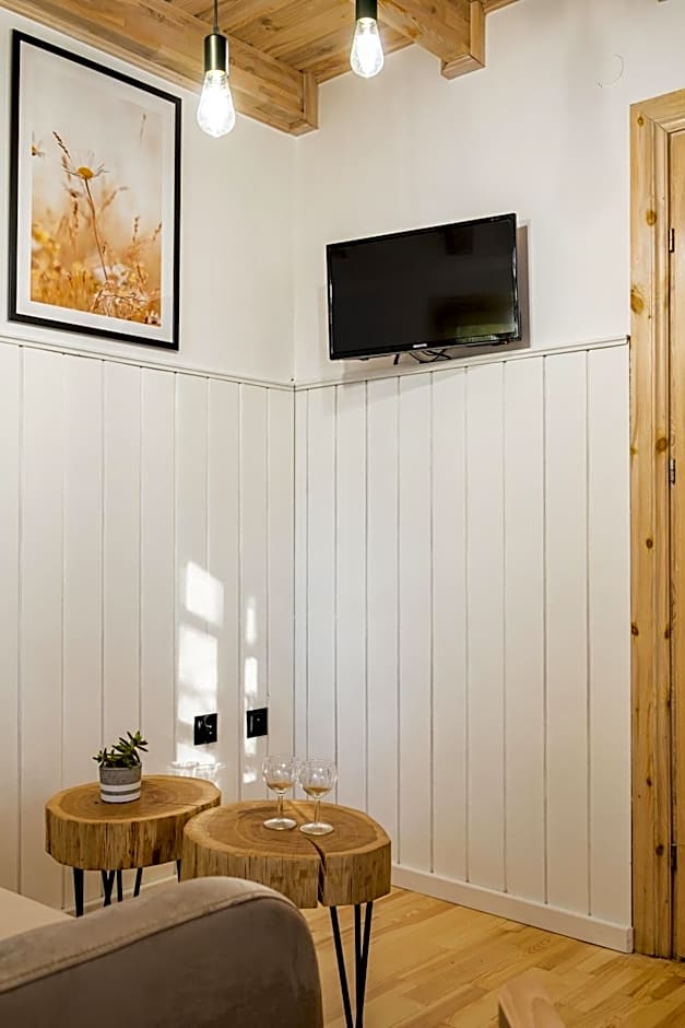 RiW Małe Swory - Domek pływający Houseboat i domki drewniane