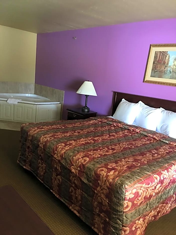 Econo Lodge Inn & Suites