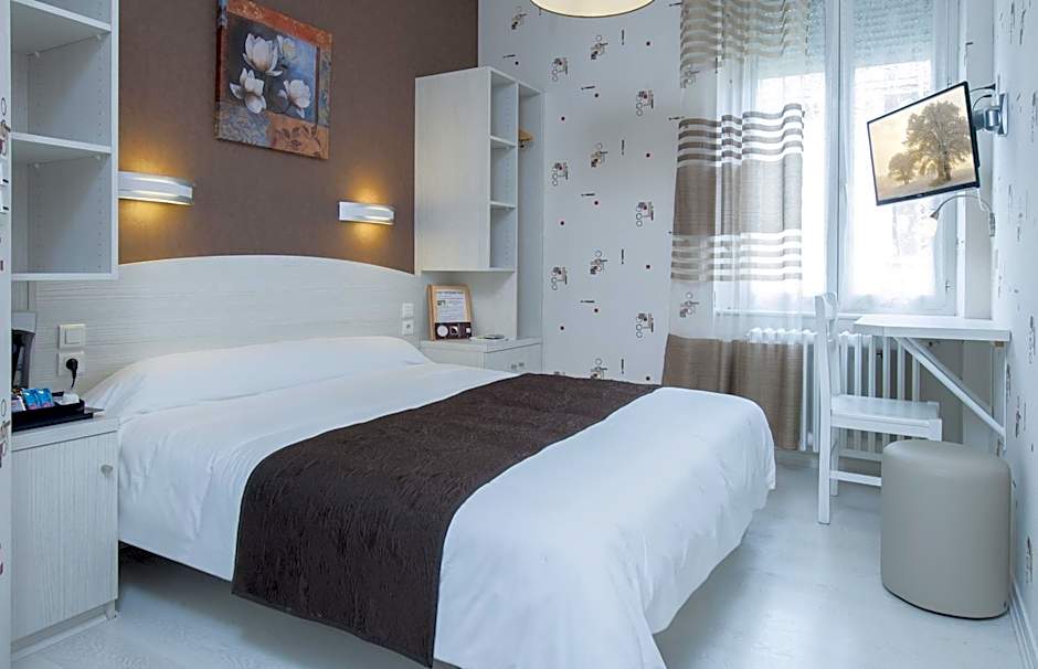 Logis Hôtel Restaurant Cazes Arazat