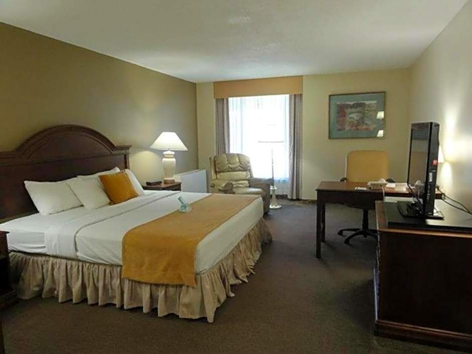 AmericInn by Wyndham La Crosse Riverfront-Conference Center