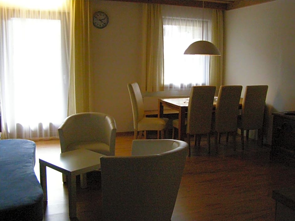 Bhome Gästehaus b&b / Apartments