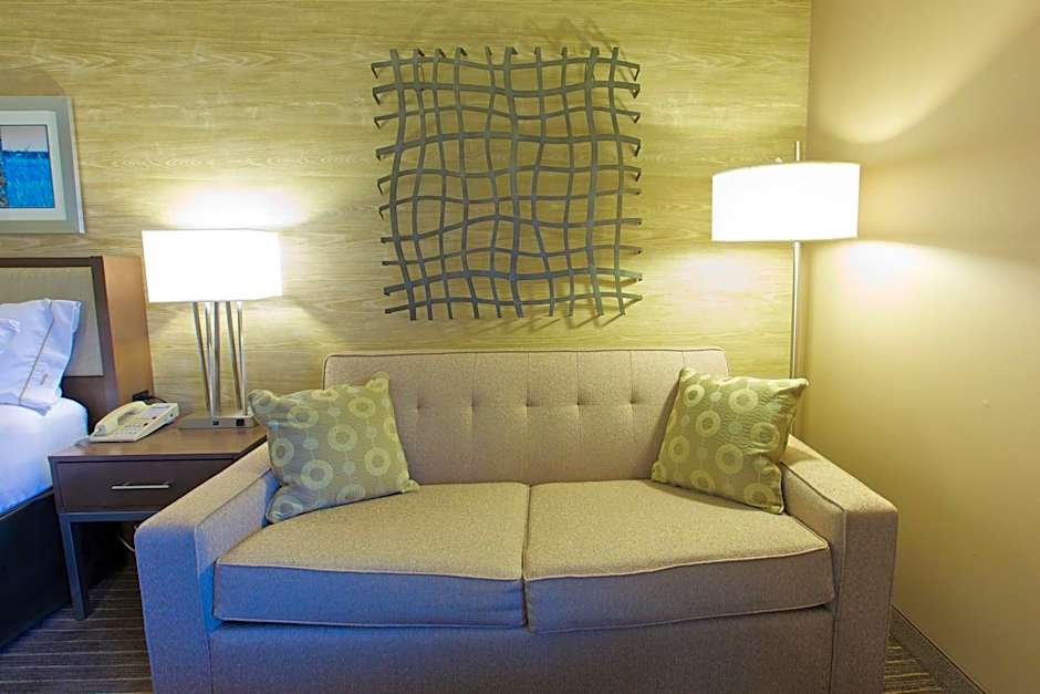 Holiday Inn Express Fargo - West Acres By IHG