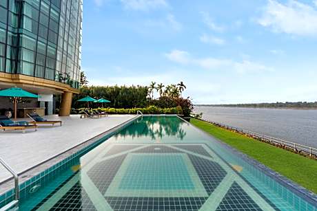 NAKA-RAJ Escape Hotel