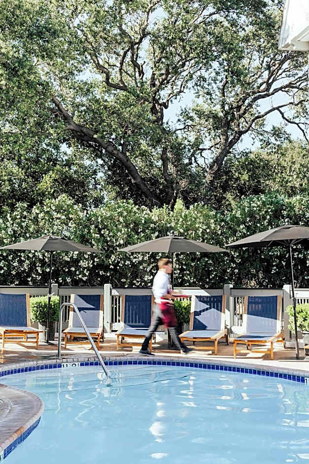 Vinland Hotel and Lounge