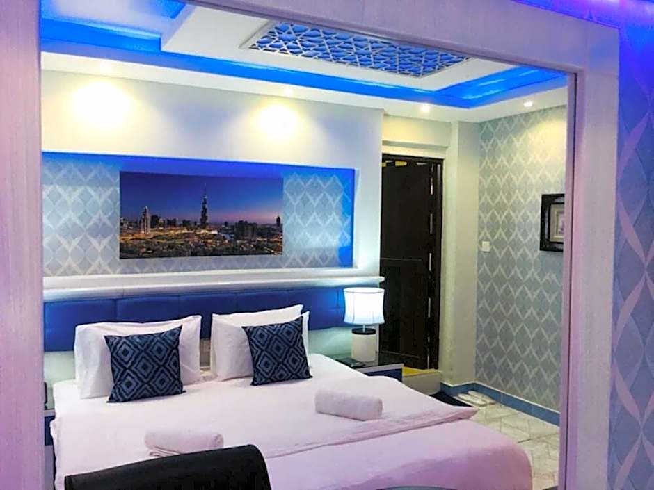 OYO 338 Transworld Hotel