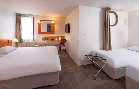Triple - 1 Double + 1 Single Bed