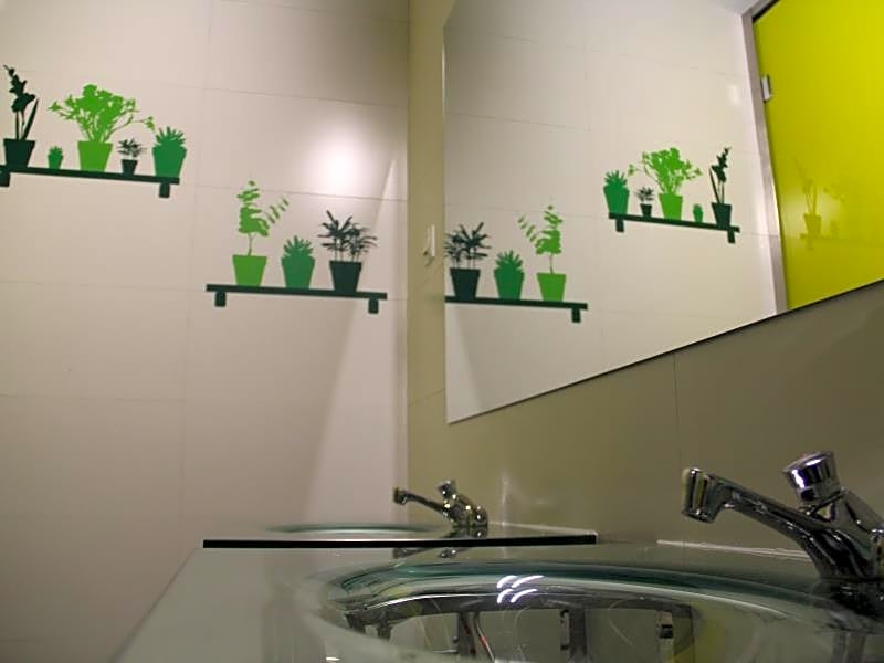 Sleep Green - Certified Eco Youth Hostel Barcelona