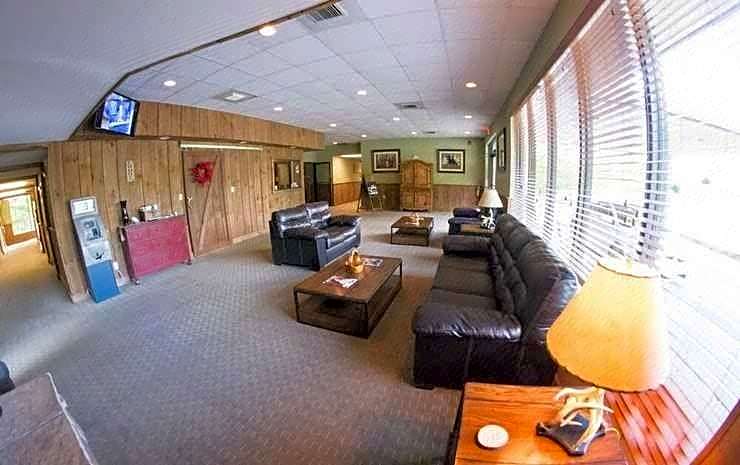 Skyline Lodge