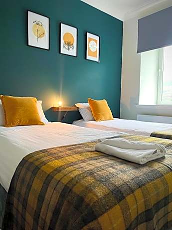 Family Room - Loch View