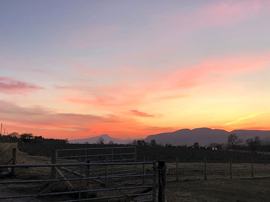 Trossachs Barn & Cabin - boutique B&B