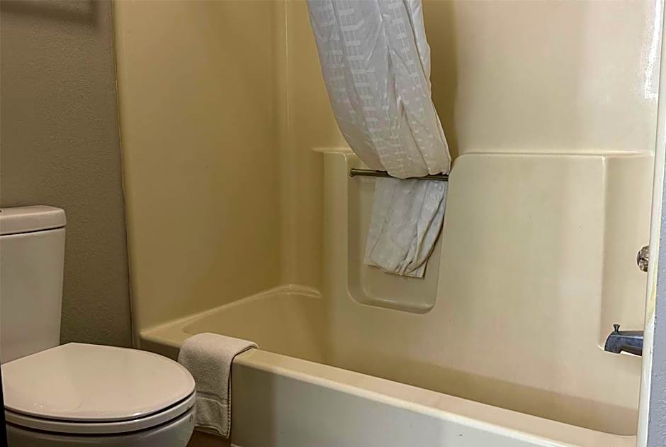 Super 8 by Wyndham Evansville East