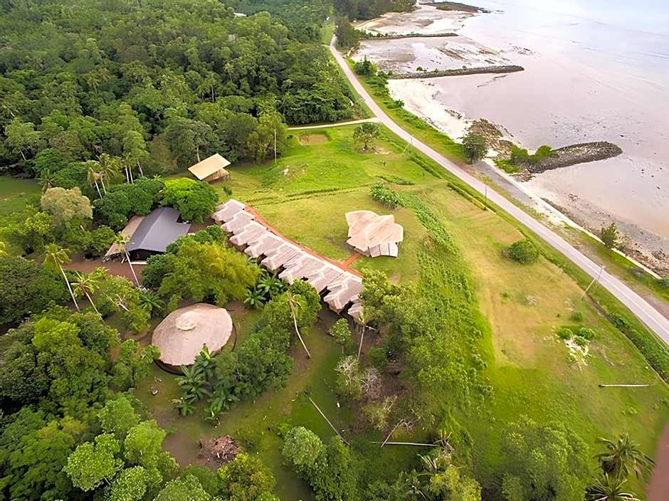 9 Huts on a Hill