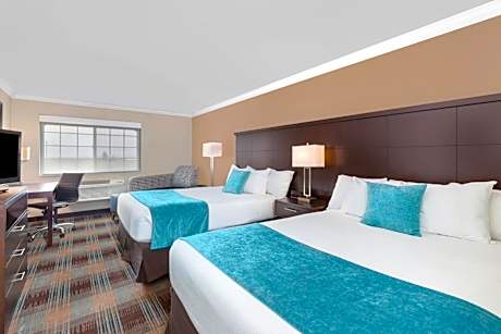 Two Queen Beds with Kitchen