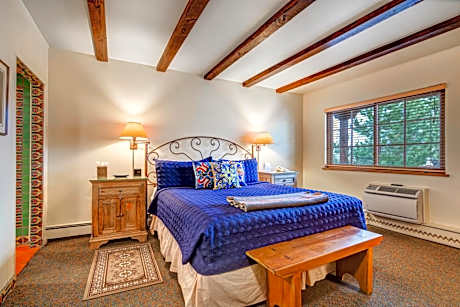 King Room with Kitchenette - Not Pet Friendly