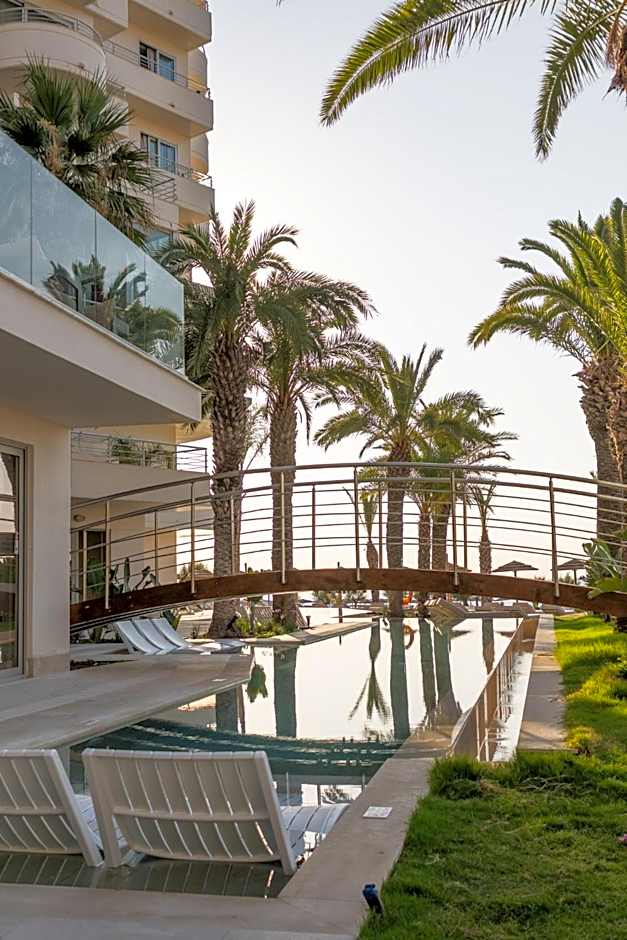 Pegasos Deluxe Beach Hotel