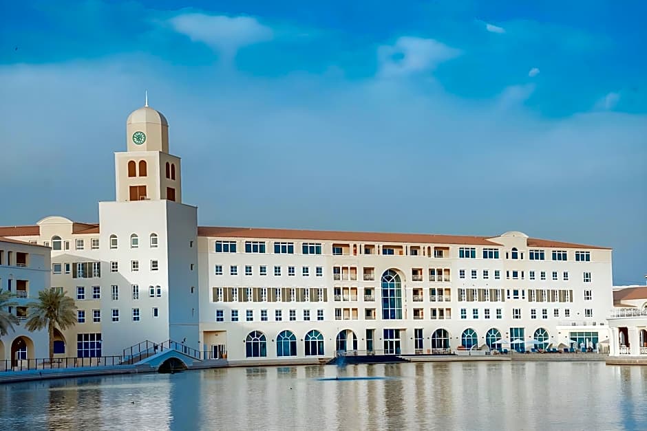 Millennium Lakeview Hotel