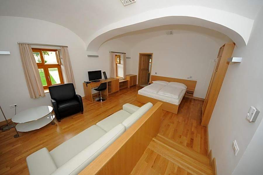 Gizella Hotel and Restaurant