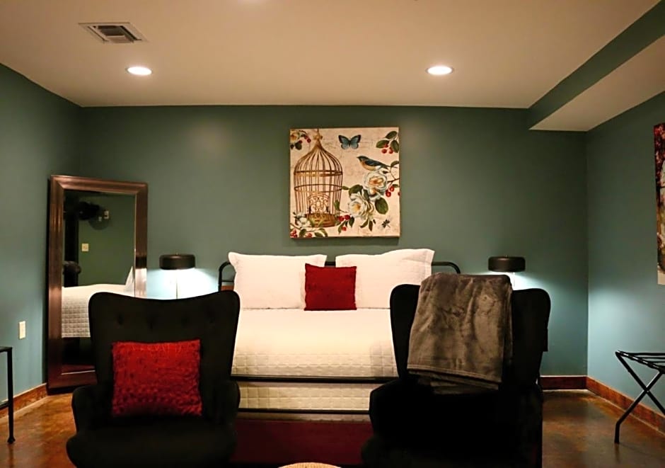Canal Street Inn