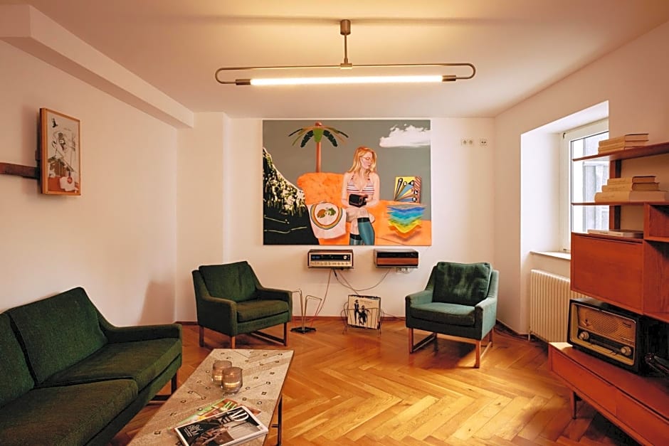 18Arts Hotel