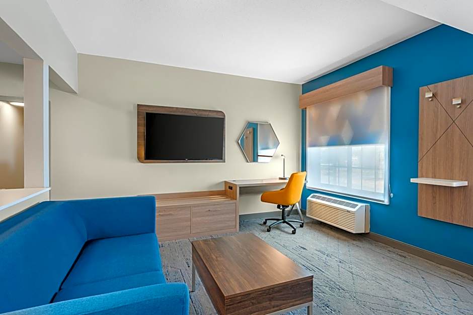 Holiday Inn Express & Suites Indianapolis - East by IHG