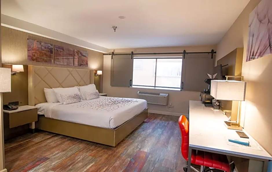 Empeiria High Sierra Hotel