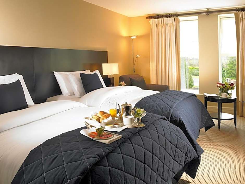 Horse & Jockey Hotel