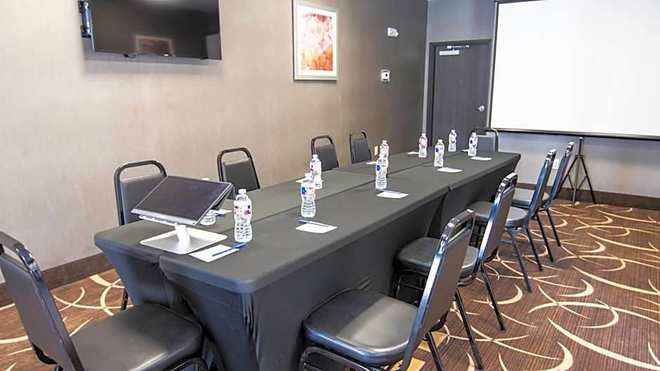 Comfort Suites Near Sam Houston Race Park