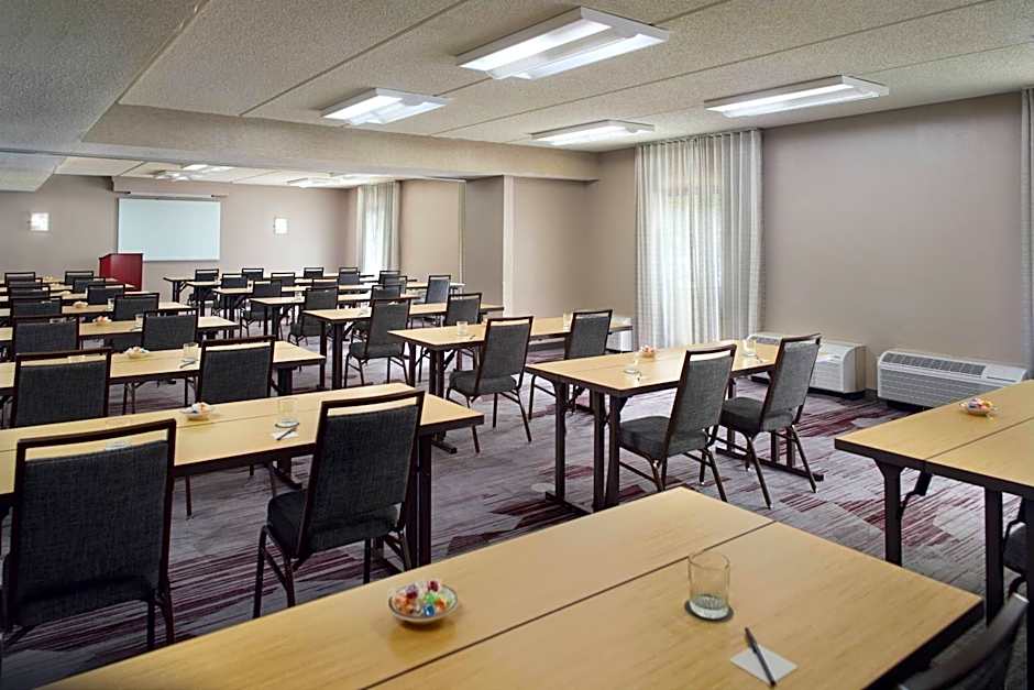 Courtyard by Marriott Charlotte Arrowood