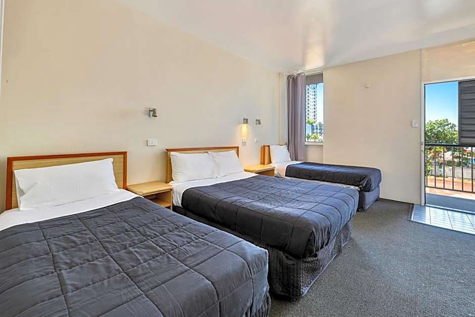 Darwin Poinciana Inn