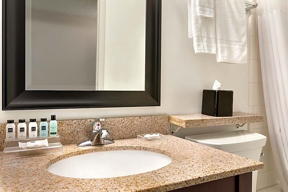 Country Inn & Suites by Radisson, Traverse City, MI