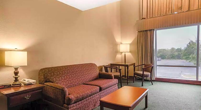 Precious Hotel
