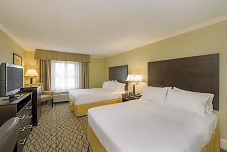 Room with Two Beds - Hearing Accessible - Non-Smoking