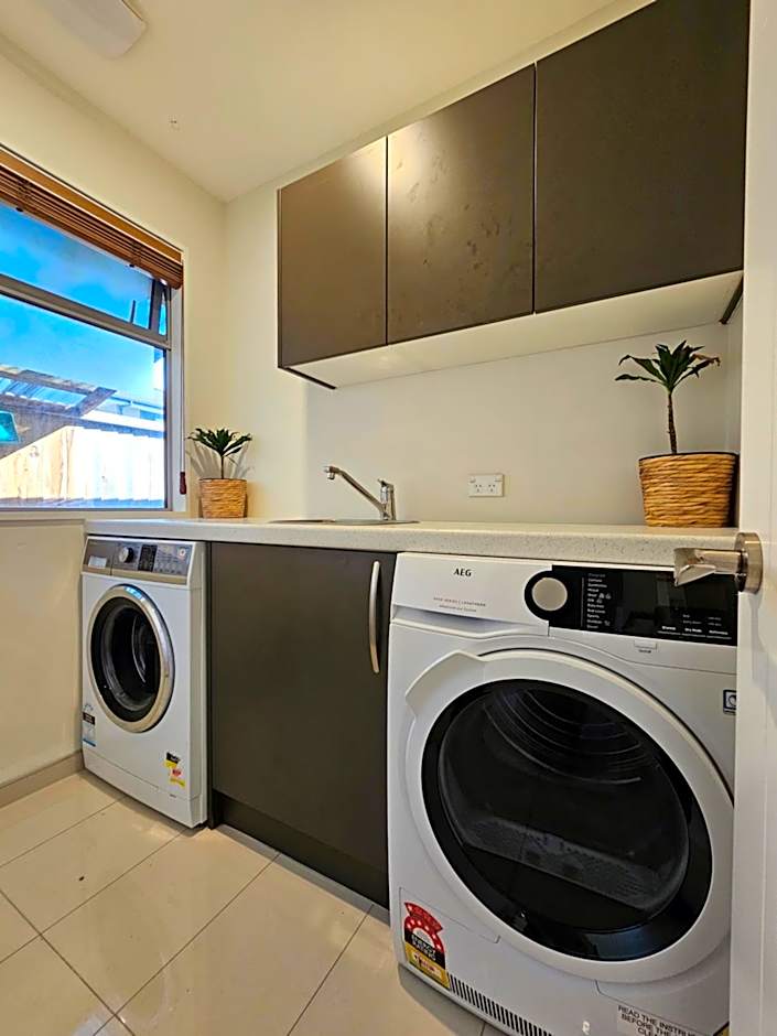 Azena Suites & Apartment