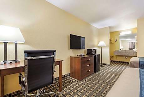 Standard Queen Room with Two Queen Beds - Non-Smoking