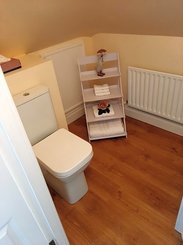 Ross Beach Family Farmhouse B&B