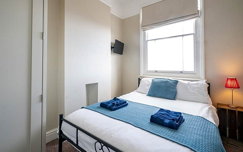 The Veteran Hotel & Bar