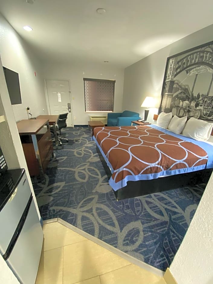 Super 8 by Wyndham Houston Hobby Airport South