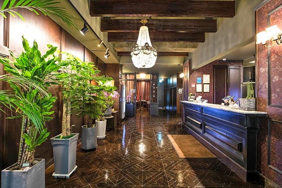 Aloha Hotel