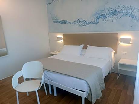 Classic Double or Twin Room with Balcony