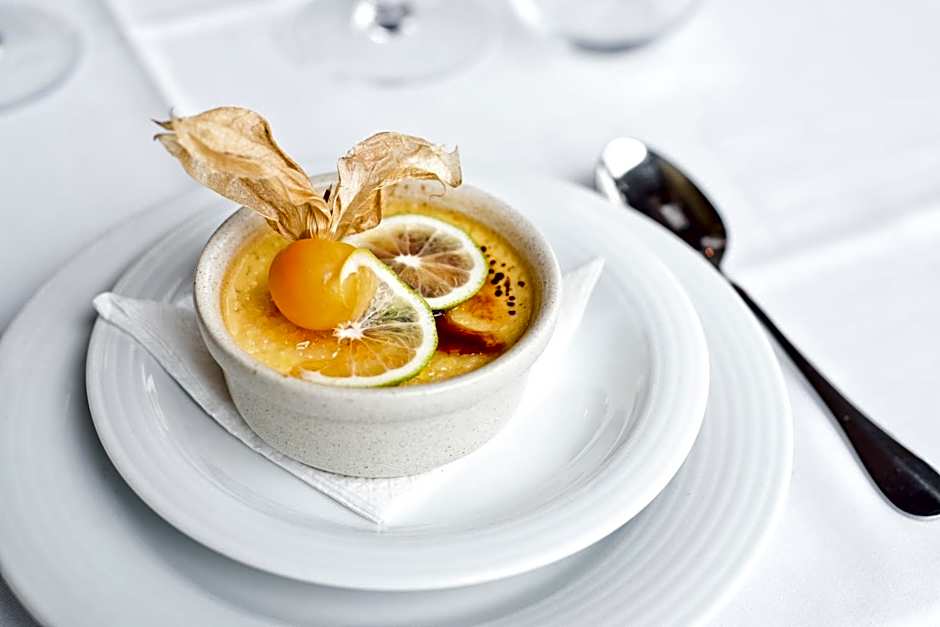 Golden Tulip São João da Madeira Hotel