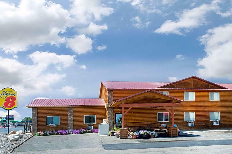 Super 8 by Wyndham Powell