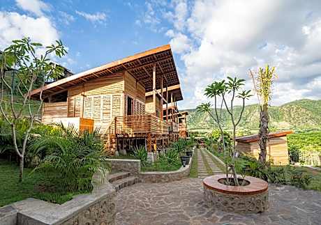 Kertasari west sumbawa surf & stay Bukit Samudra 