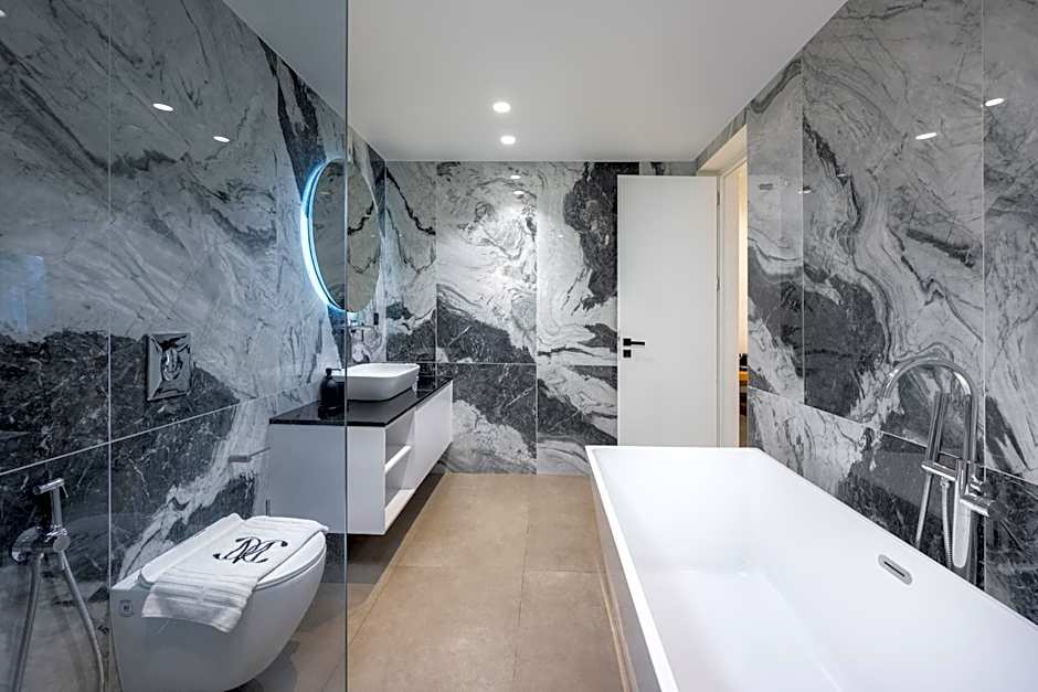 Monarco Executive Rooms