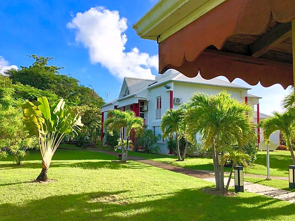 Résidence Le Vallon Guadeloupe Parc Piscine Appartements & Studios